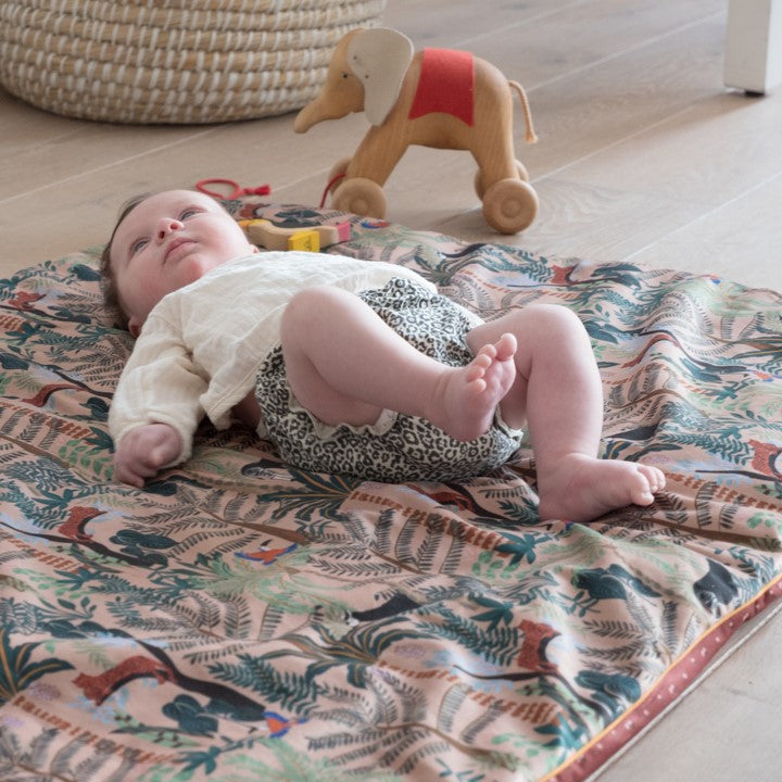 Buying a stylish playpen rug: 4 tips and ideas