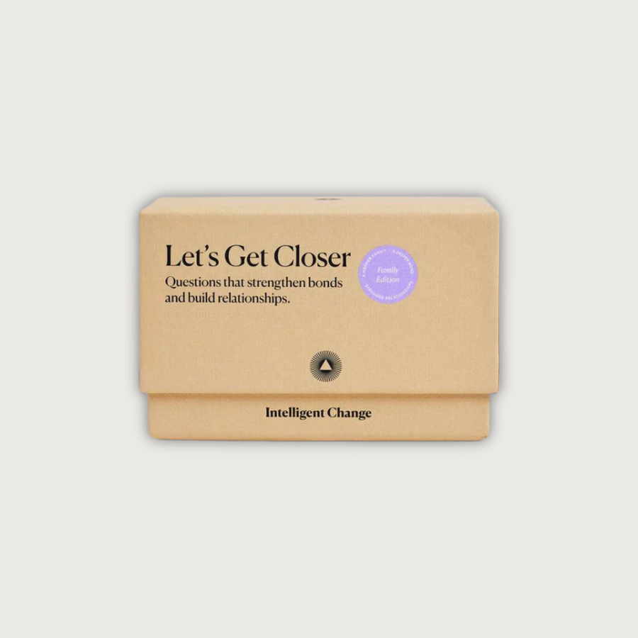 Let's get closer - Family Card Game