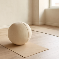 beige yogabal met stoffen hoes