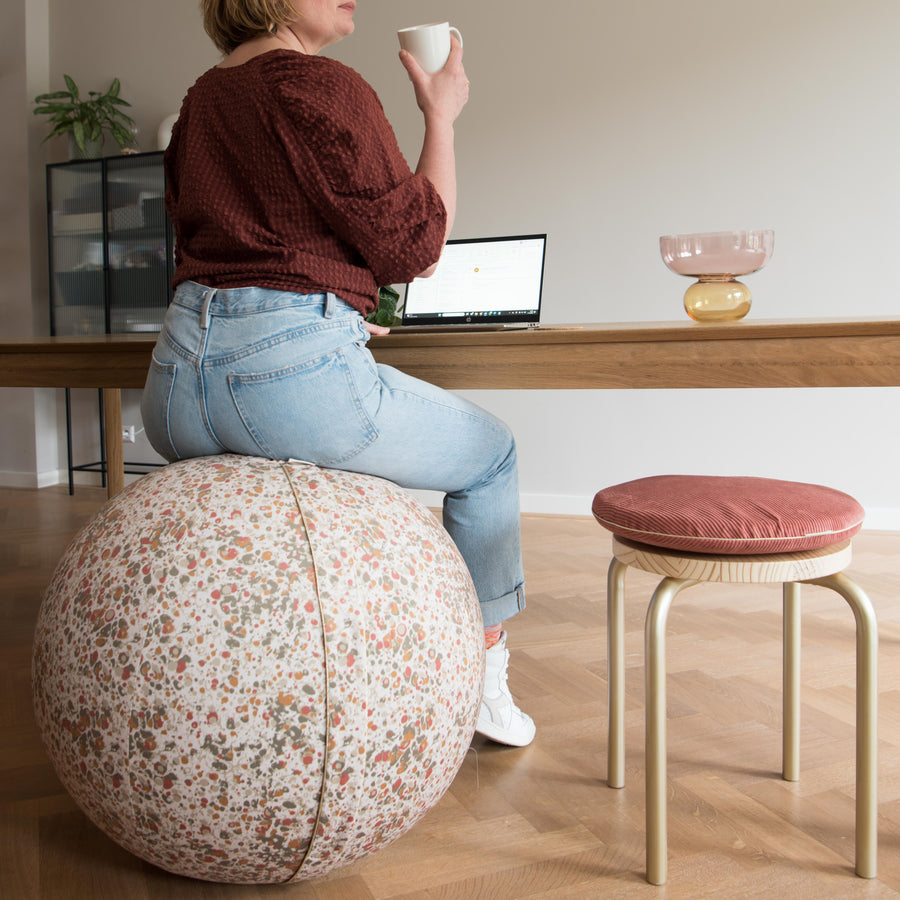 Magnify Neutral Life - Beige Sitting Ball with Print