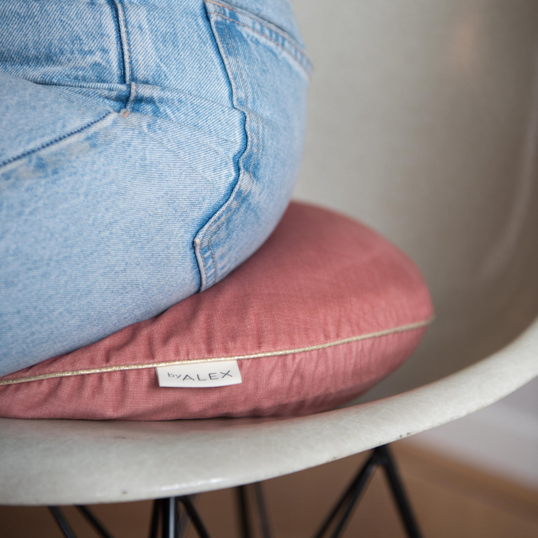 Good Sitting Deal: Pink Velvet