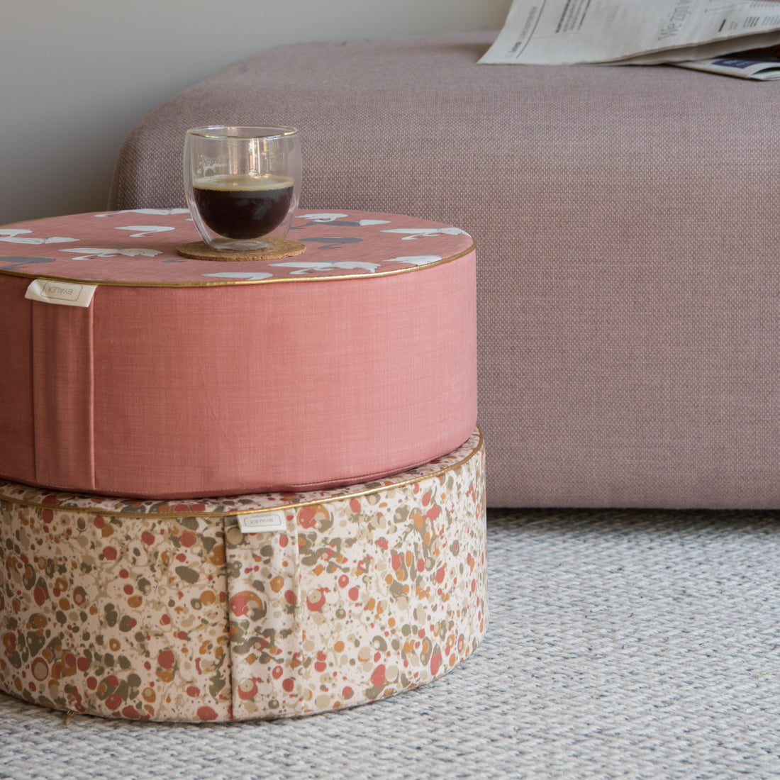 Combi: Maginfy Neutral Life + Swanlake Pouf