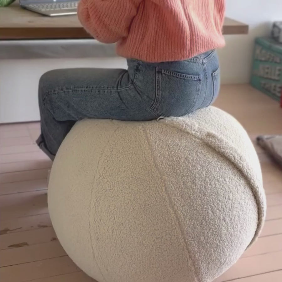Fluffy Marshmallow - Bouclé Teddy Sitting Ball 65 cm