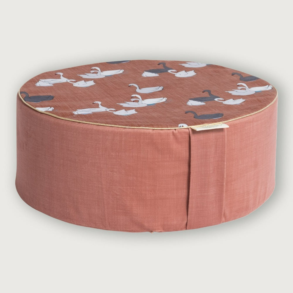 Pink mediation pouf